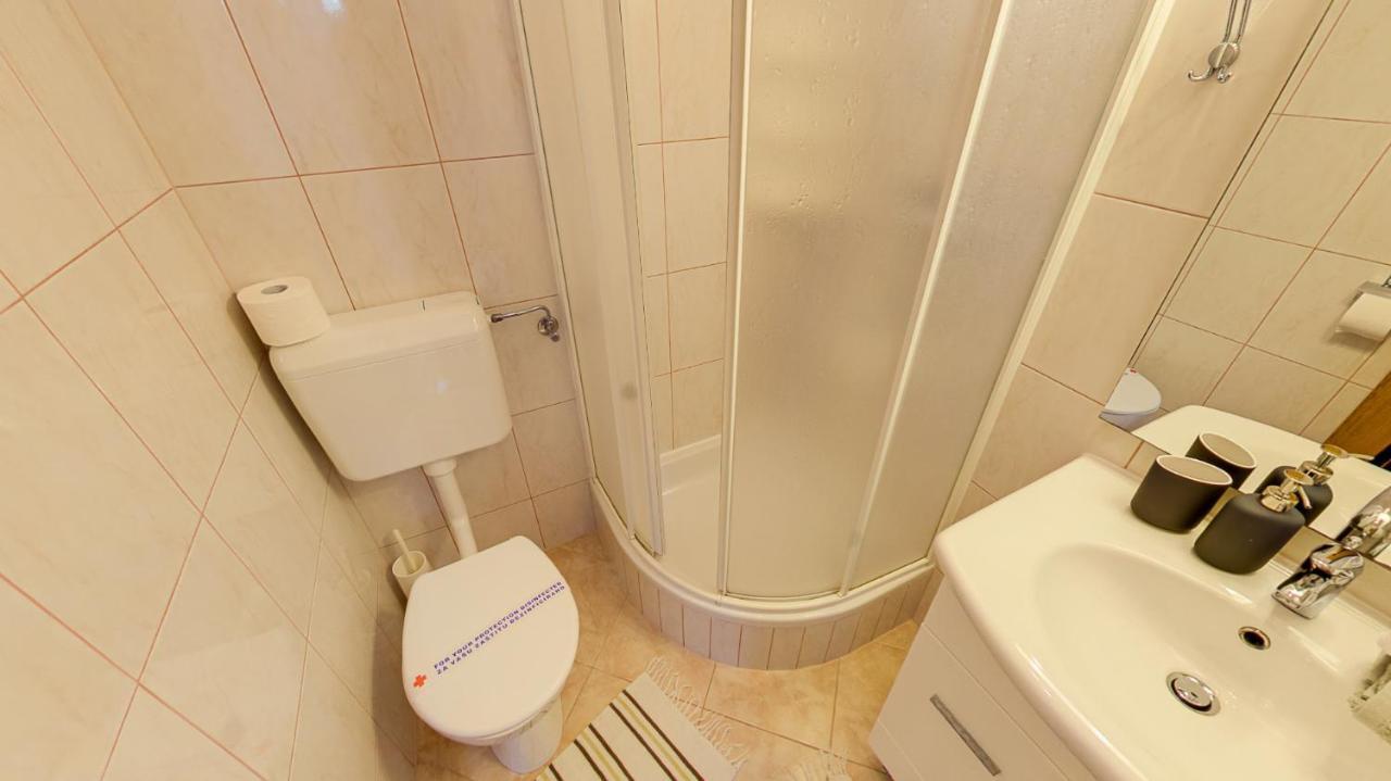 Apartmani Nena Povljana Exterior foto