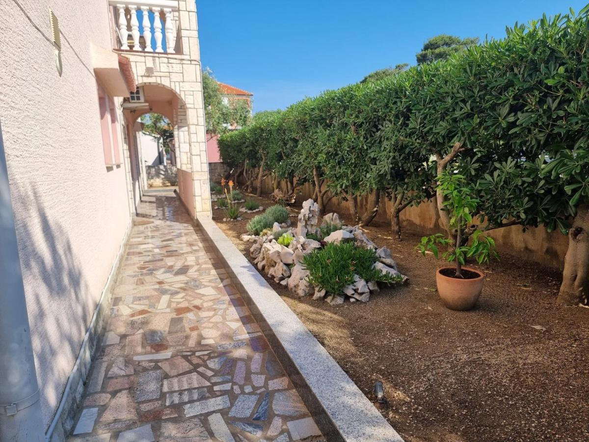 Apartmani Nena Povljana Exterior foto
