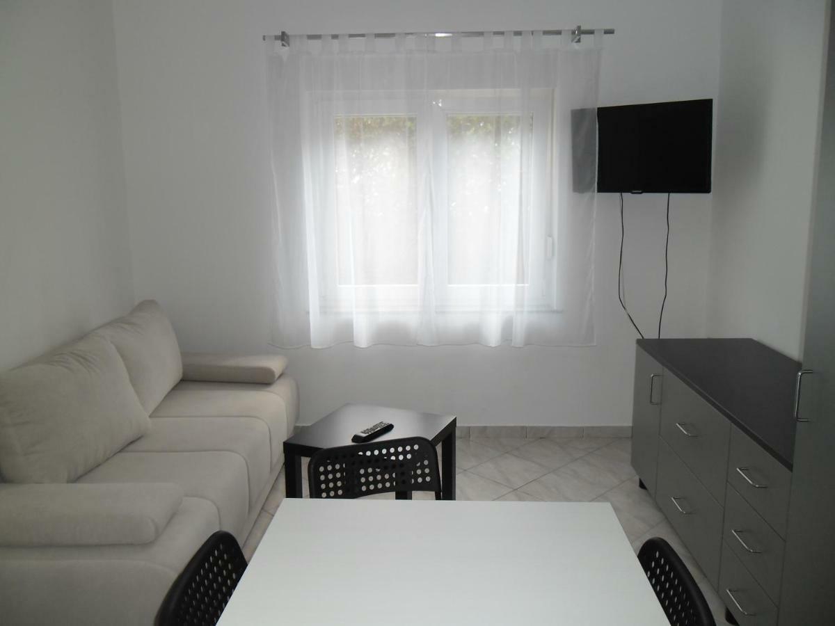 Apartmani Nena Povljana Exterior foto